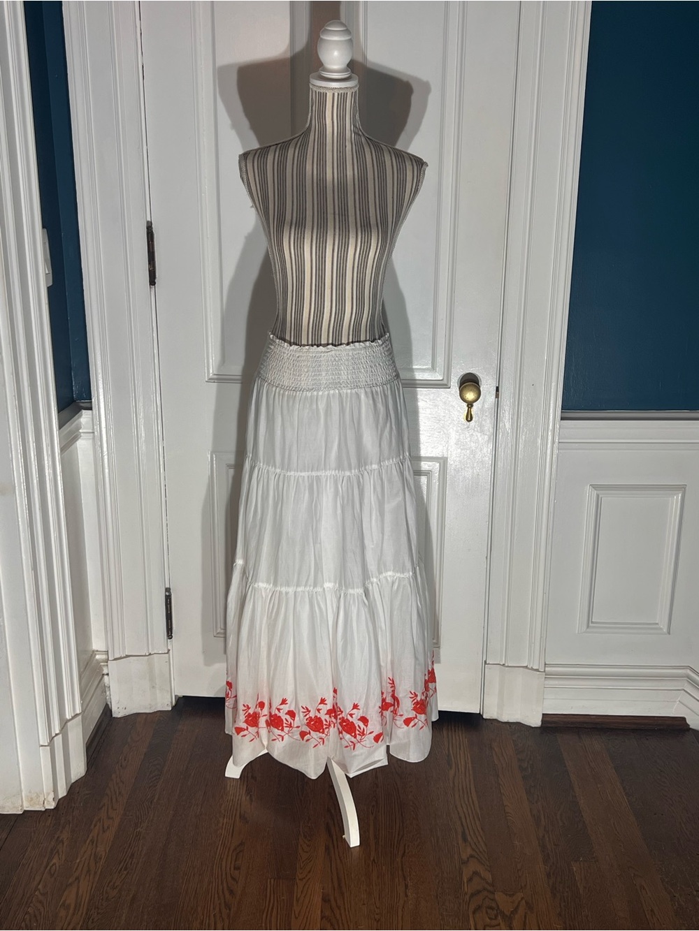 Old navy small boho embroidered skirt long smocked lined womens s460